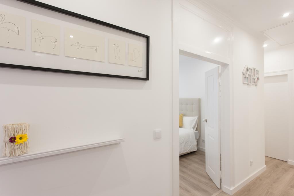 Appartement White Tiles In Center *