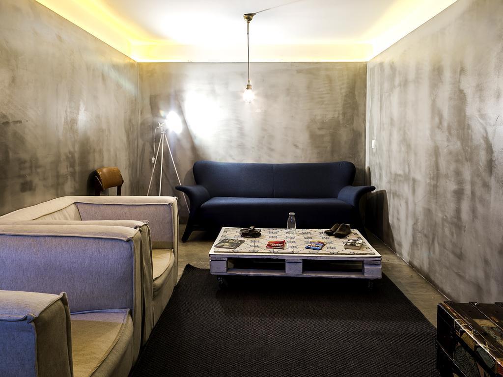 Bed & Breakfast Santa Bica Eat Drink & Sleep Lisbon