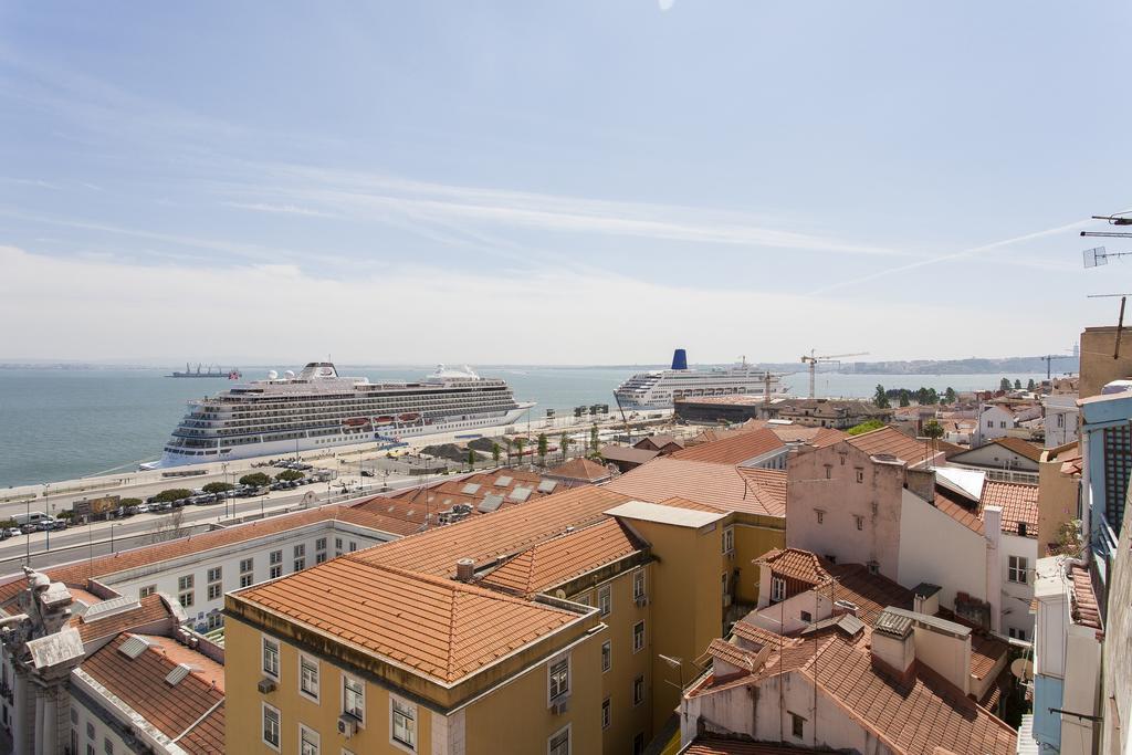 Appartement Joivy Bright 2br Apt With River Views &balcony In Alfama, Moments From Santa Apolonia Train Station *