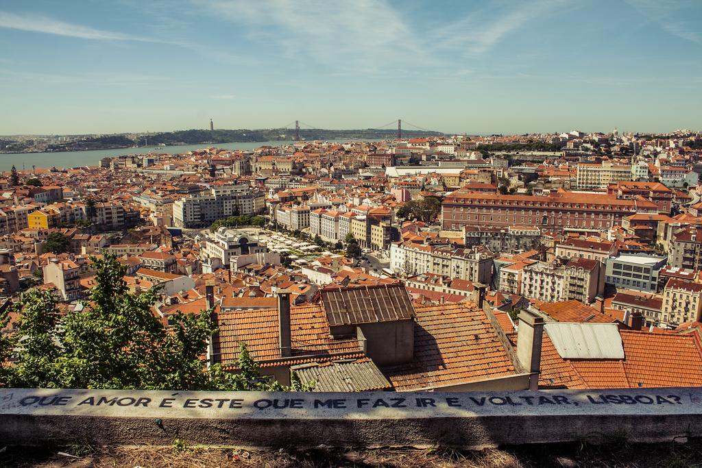 Appartement New Bright And Cozy In Graca Lissabon