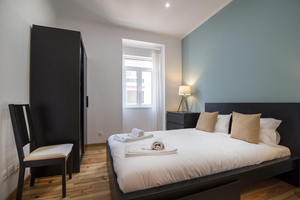 Almirante Deluxe By Homing Appartement