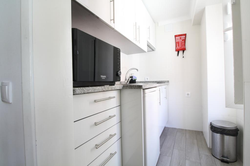 Bairro Alto In A Polaroid - Party In Appartement