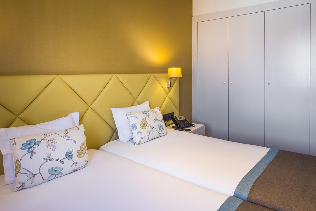 Empire Hotel 3*
