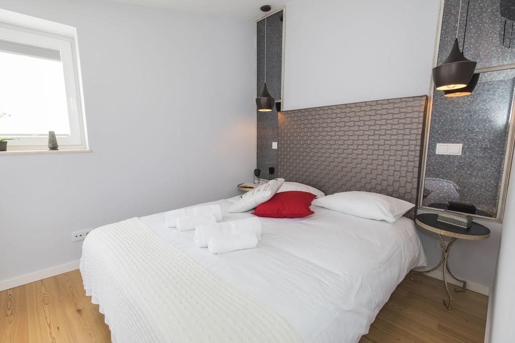 Lovelystay - 2bed Looking Good In Bairro Alto Lisboa