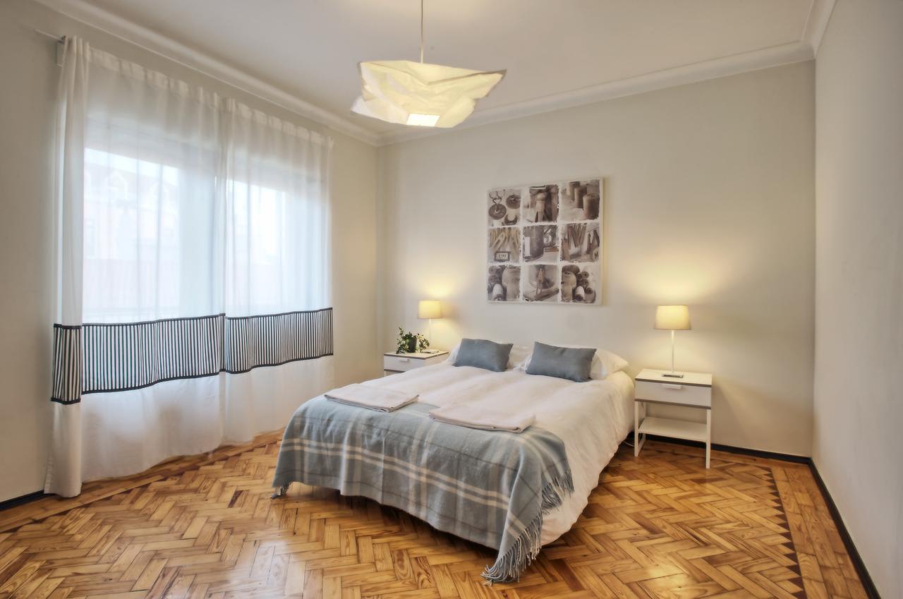 Apolonia 3e Five Bedrooms Apartment *