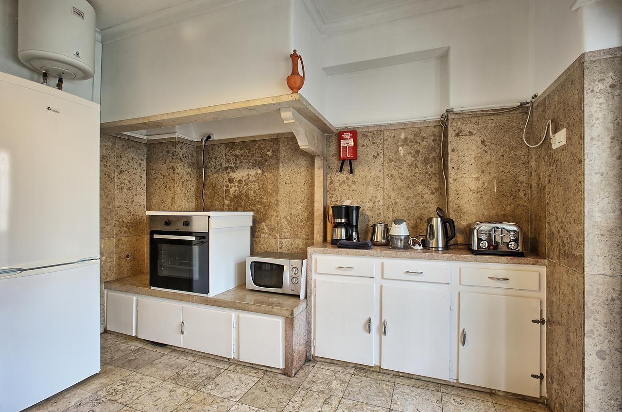 Apolonia 3e Five Bedrooms Apartment