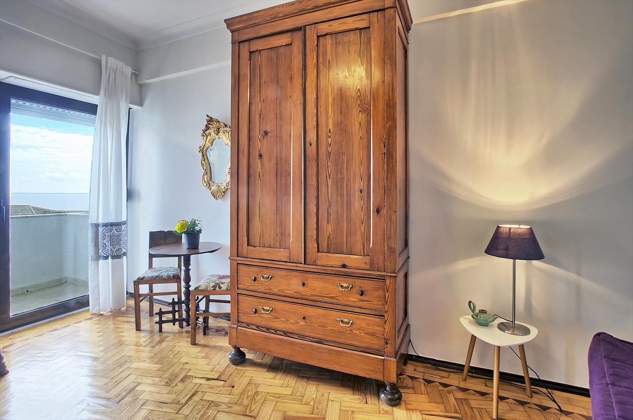 Apolonia 3e Five Bedrooms Apartment