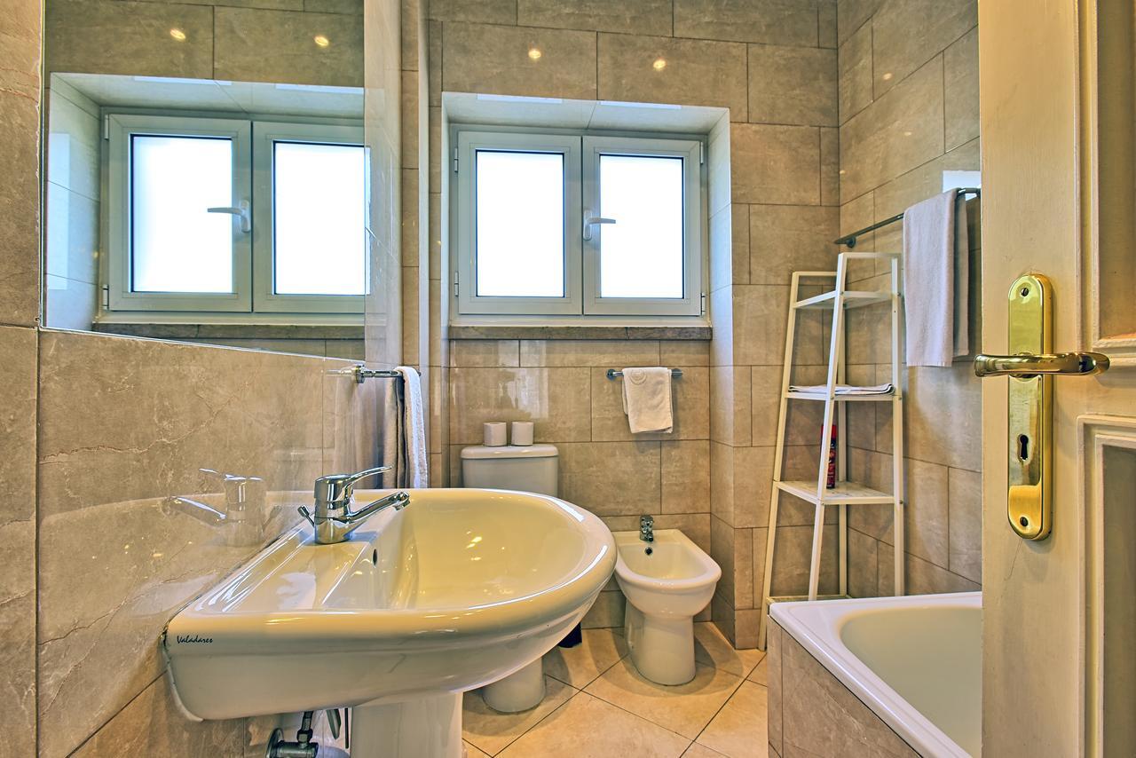 Almirante 2 Four Bedrooms * Lissabon