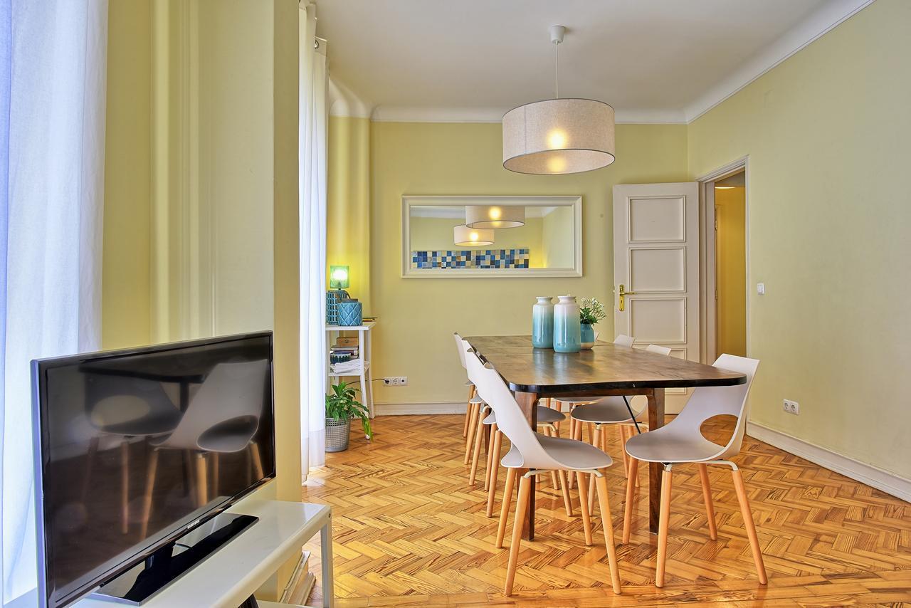 Almirante 2 Four Bedrooms Apartment