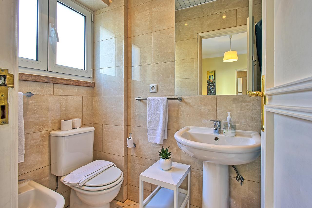 Almirante 2 Four Bedrooms Apartment *