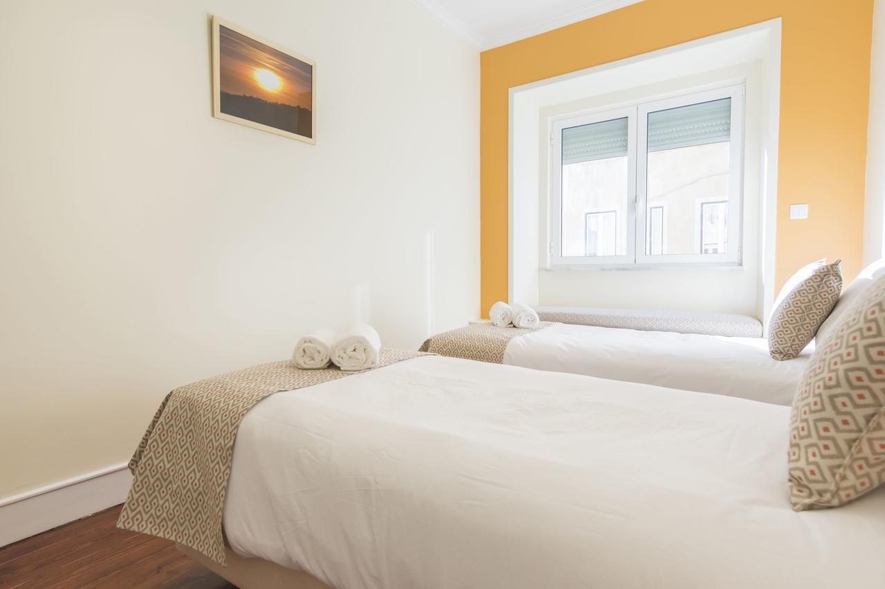 Spacious 4bdr River View *