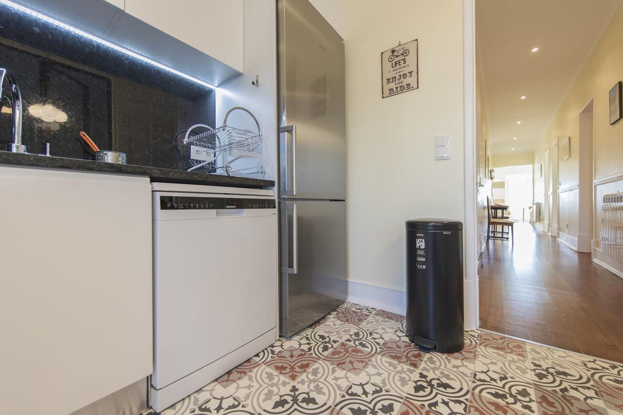 Spacious 4bdr River View Appartement