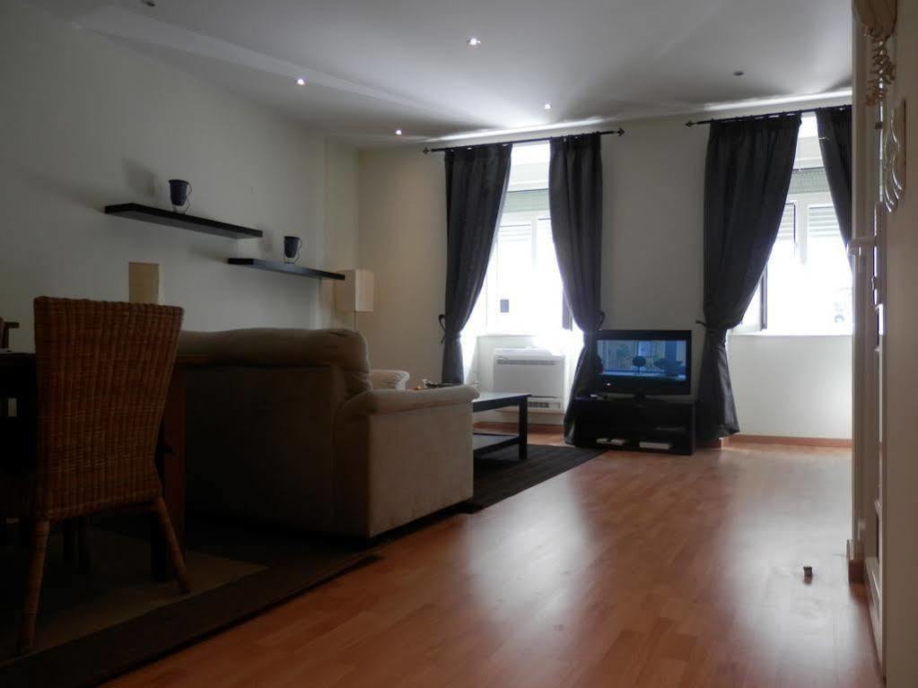 Cozy In Center Apartment *