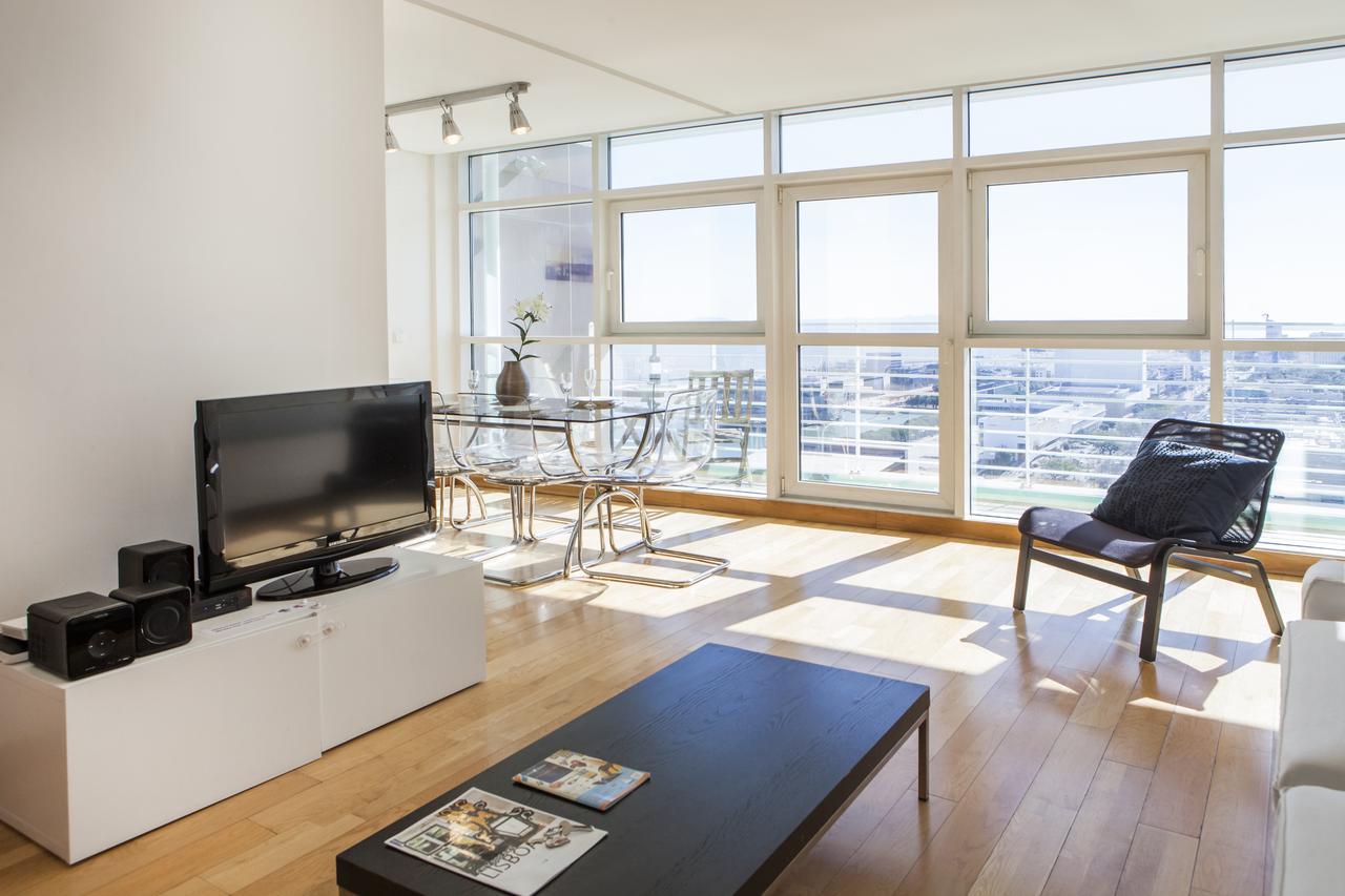 Rent4rest Parque Nacoes 17th Floor River View Appartement Lissabon
