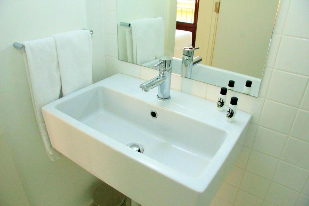 4u Hostel *