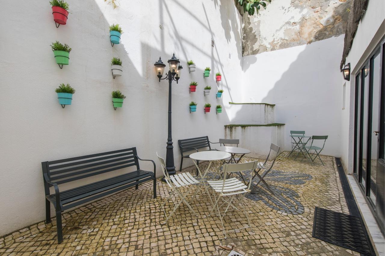Apartment Lovelystay - Bica Patio Duplex