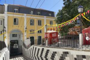 Serviced - Ascensor Da Bica Lisboa