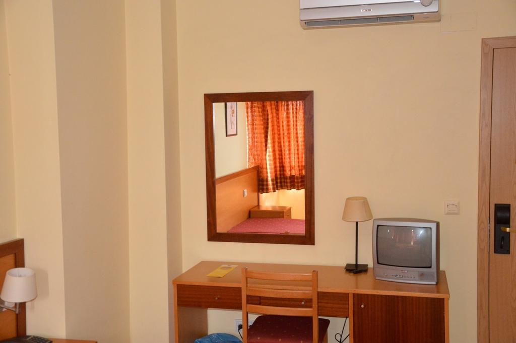 Xxi Hotel 2*