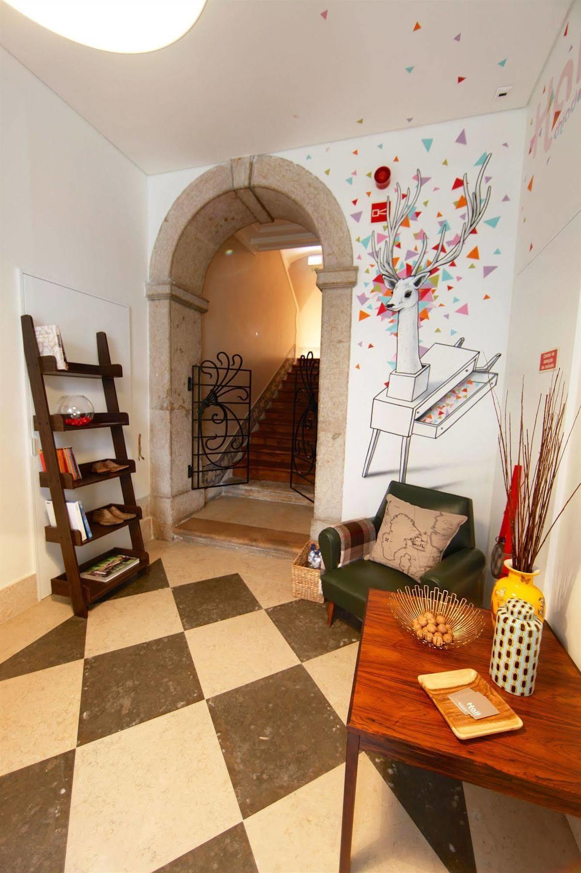 Guest house Hall Chiado Lisbon