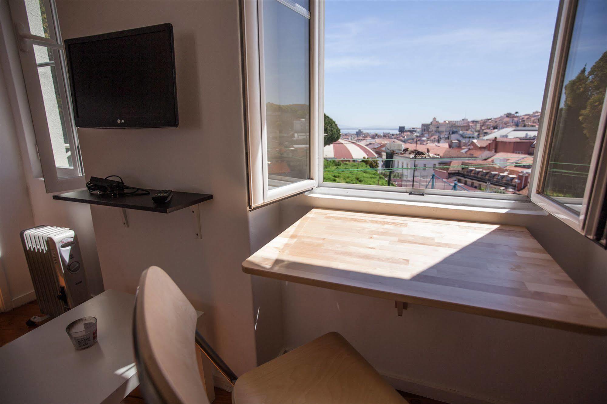 4 Places - * Lisboa