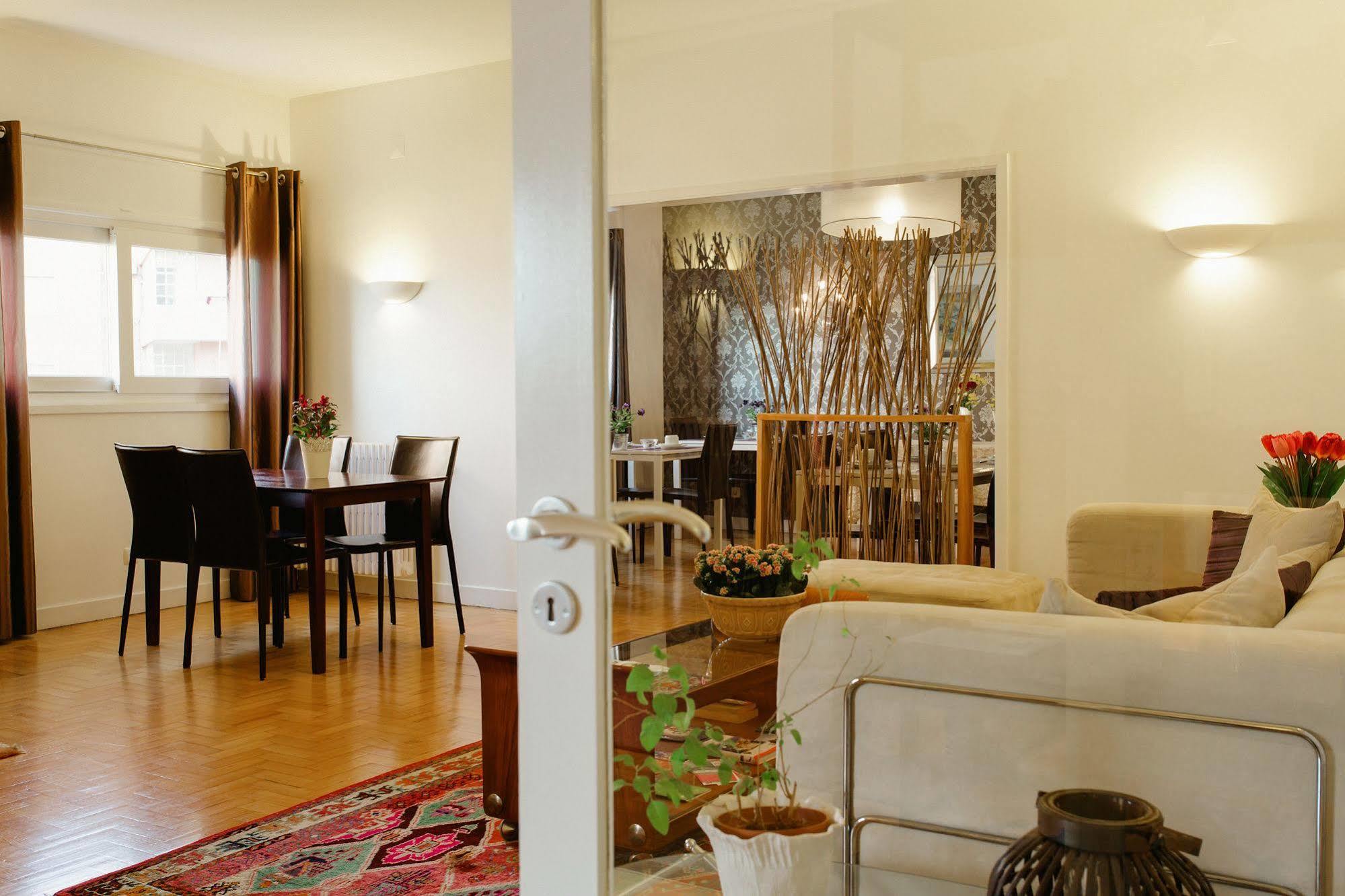 Thehouse Couette-café 3*