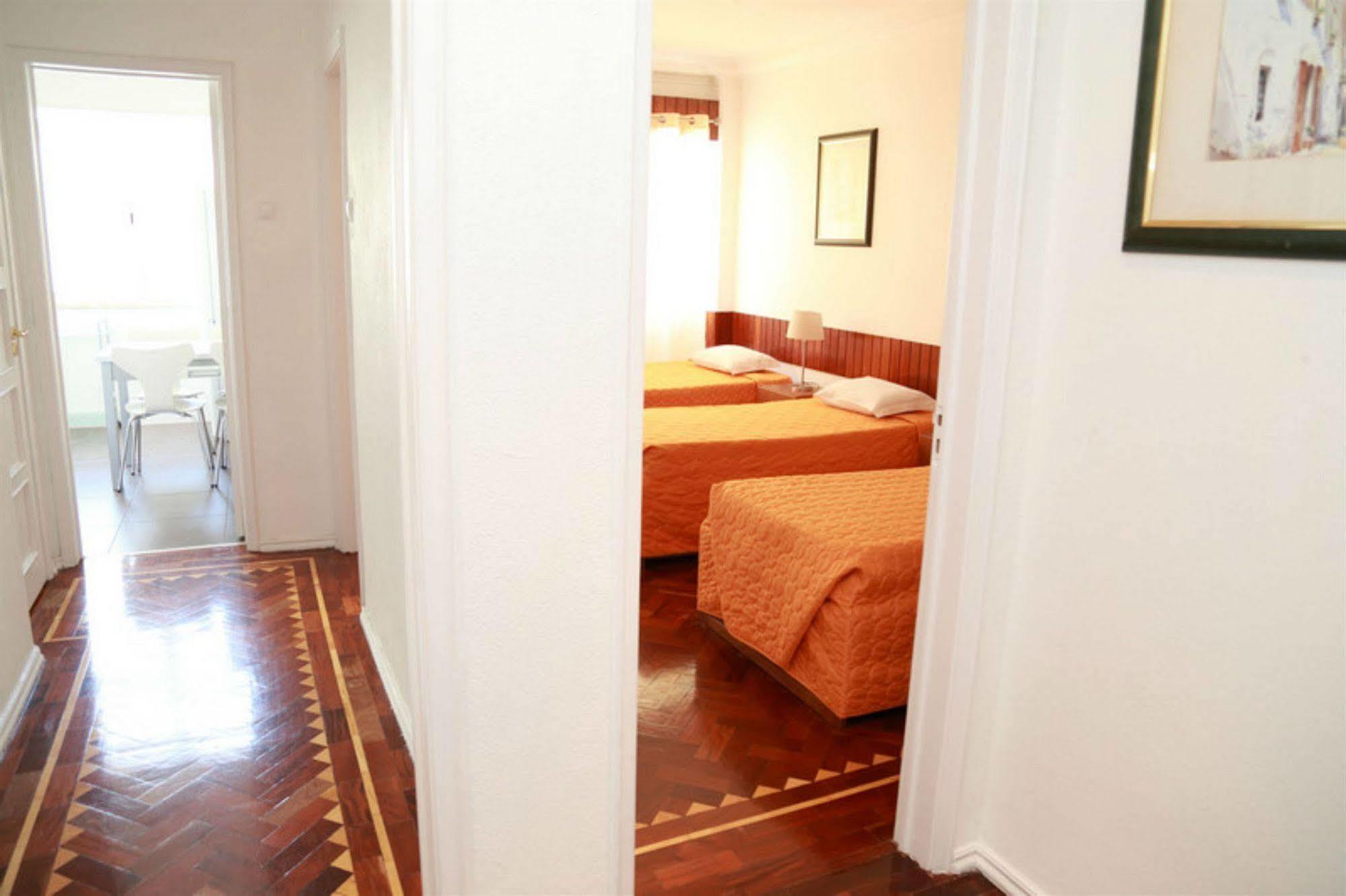 Residencial Mar Dos Acores Guest house Lisbon