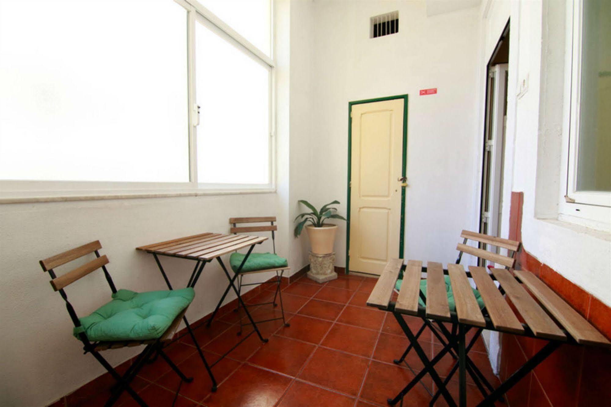Guest house Residencial Mar Dos Acores 2*