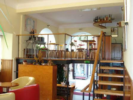 Casa de hóspedes Residencial Do Areeiro 2*
