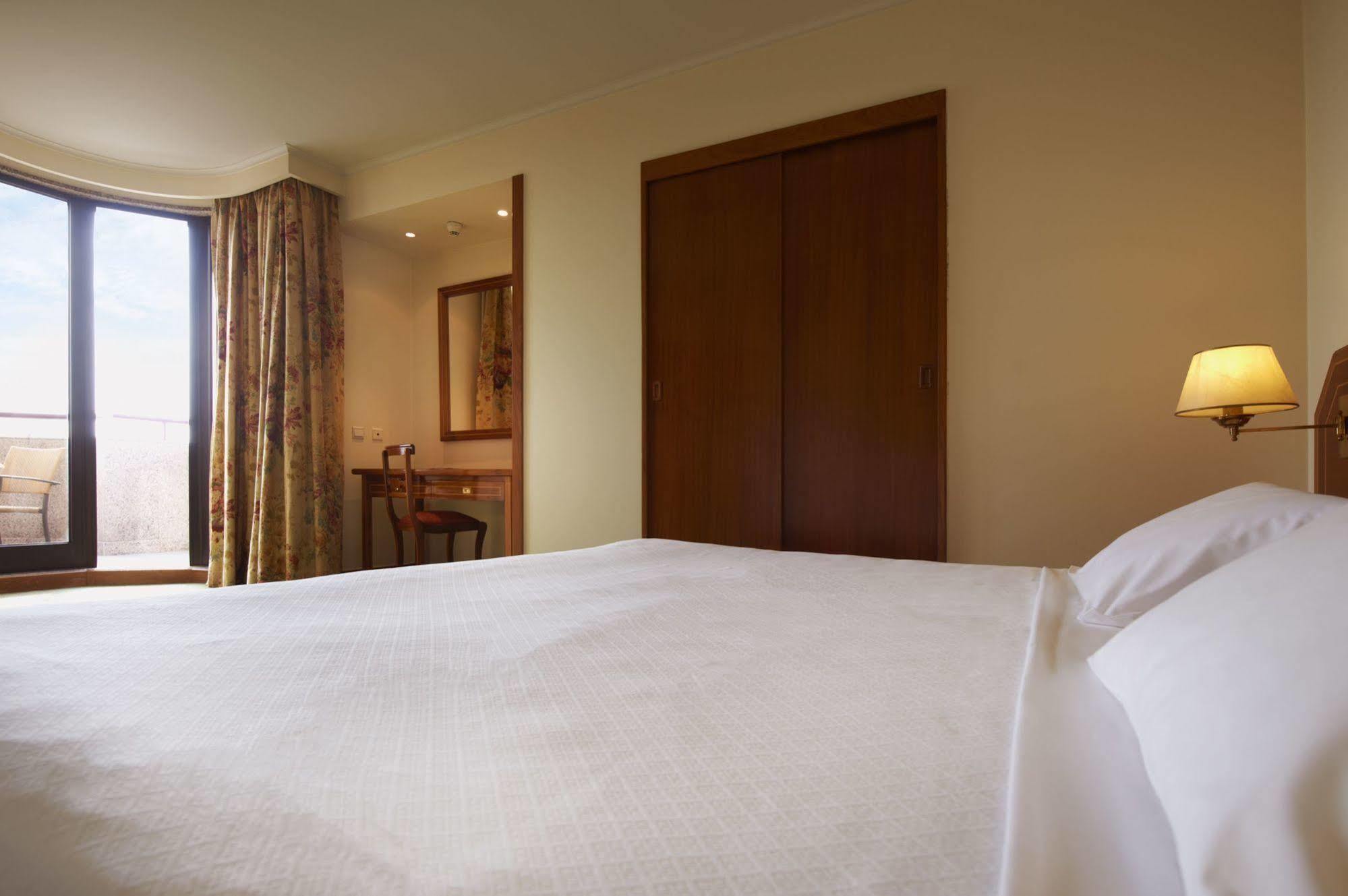Hotel Real Parque 4*