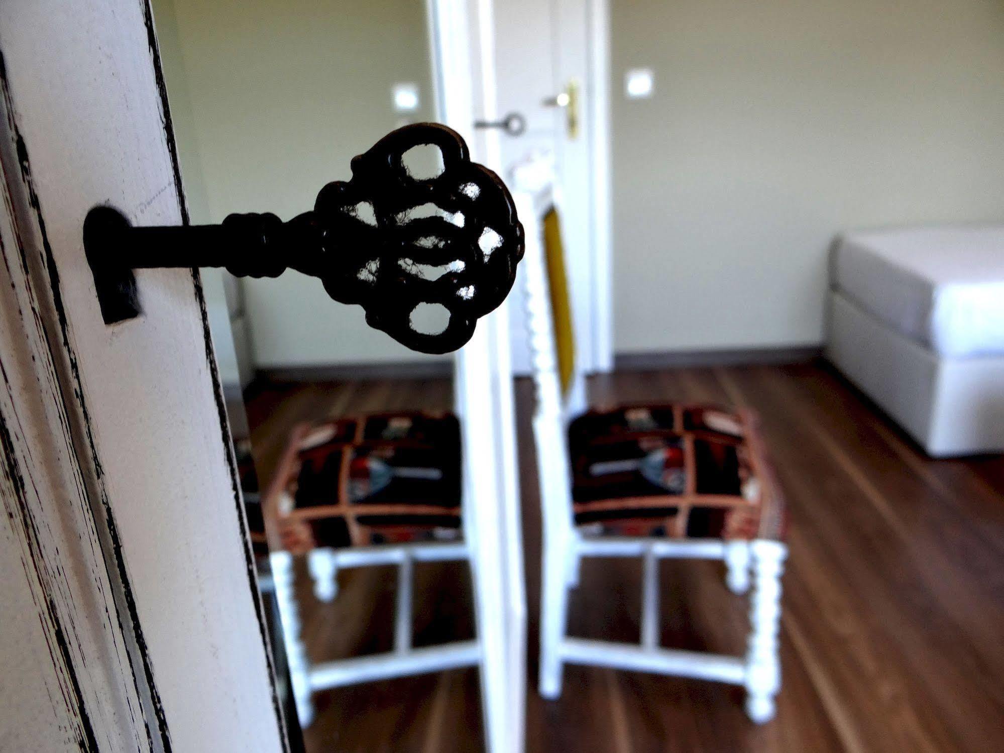 Wallis Rato Guest house