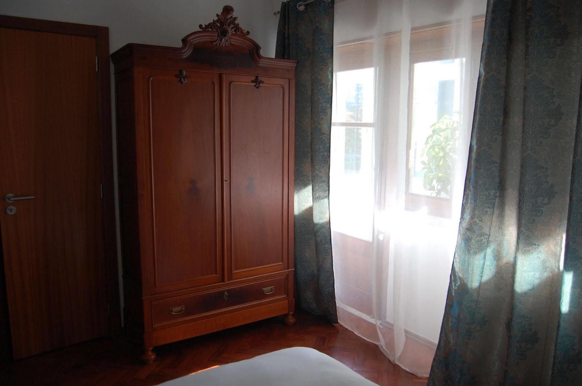 Casa Amarela Belém 2*