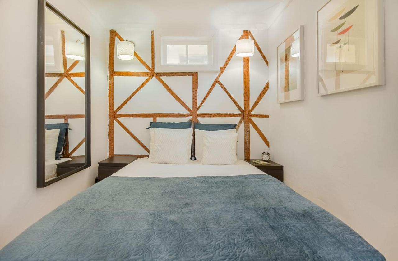 Apartment Unique And Stylish Flat In Historic Lisbon