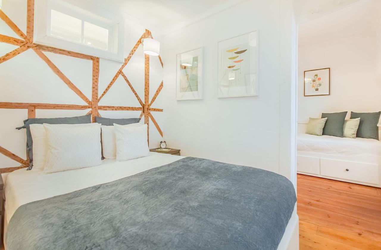 Unique And Stylish Flat In Historic Apartment *