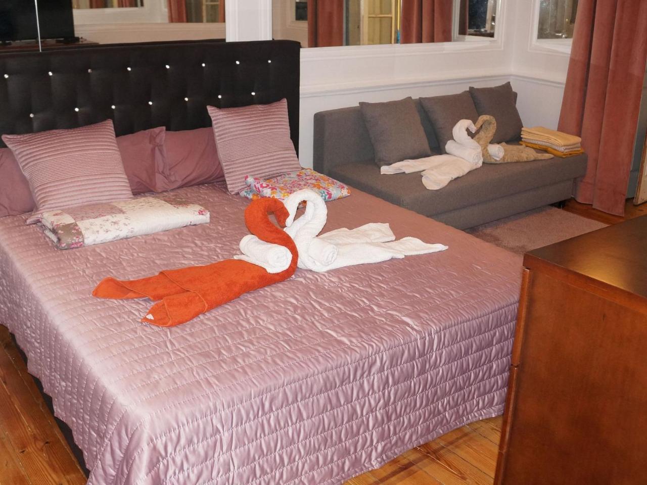 White And Grey Appartement