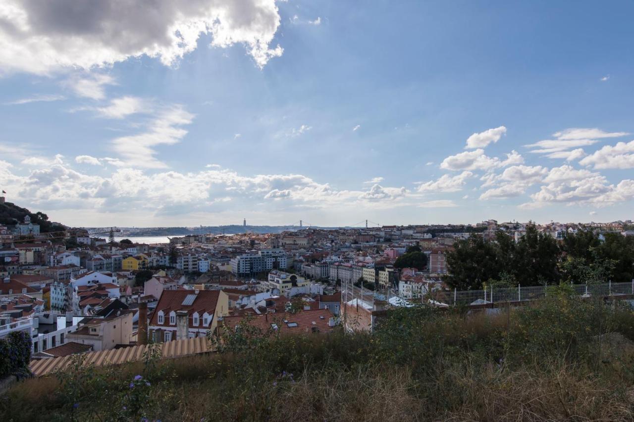 Lovelystay - Modern And Colourful Flat In The Heart Of Graca Appartement Lissabon