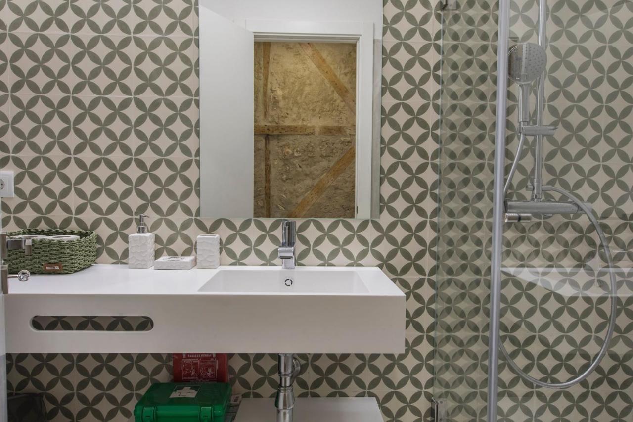 Lovelystay - Vintage Flat Near Santa Justa Elevator! Lisboa