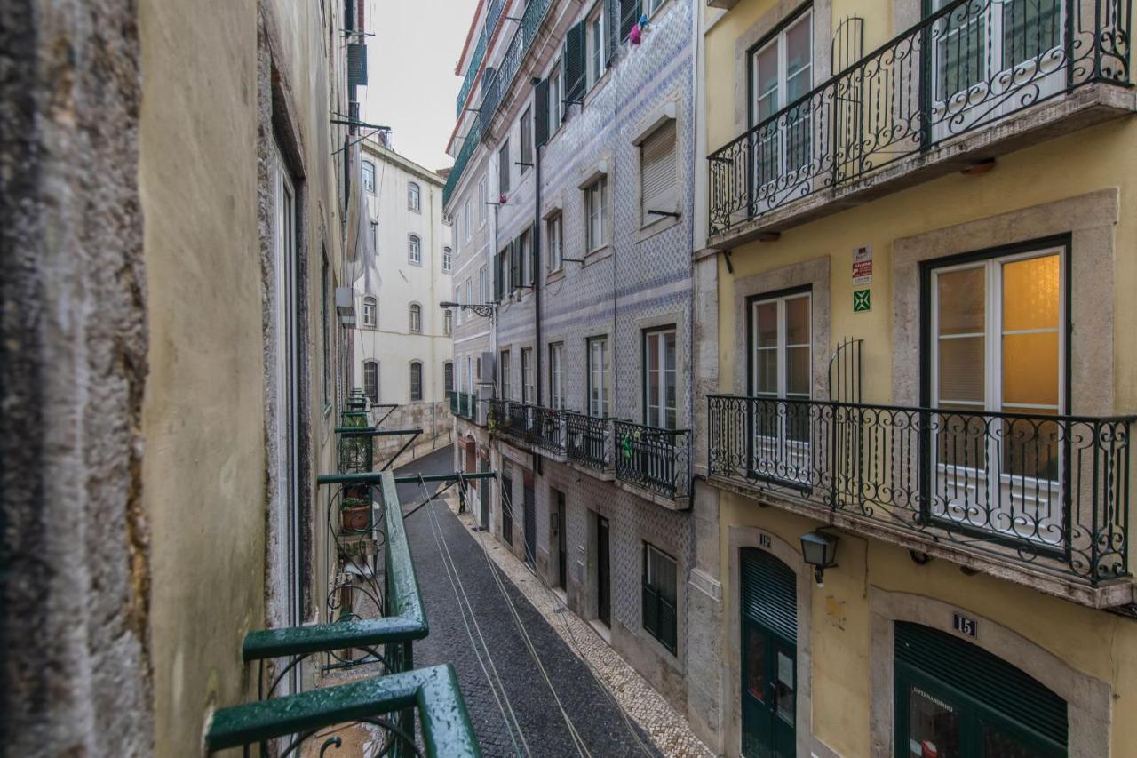 Lovelystay - Vintage Flat Near Santa Justa Elevator! Appartement Lisboa