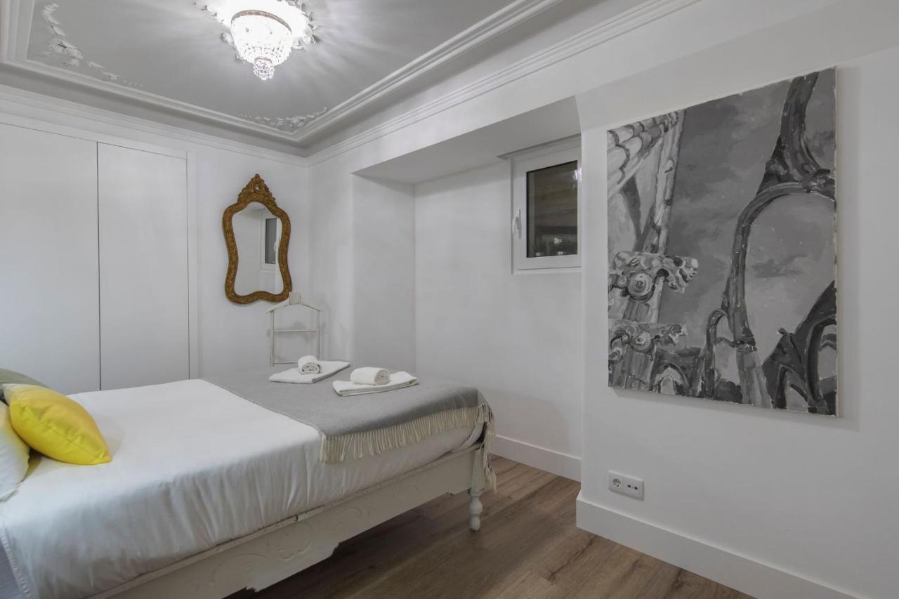 Lovelystay - Vintage Flat Near Santa Justa Elevator! Lissabon