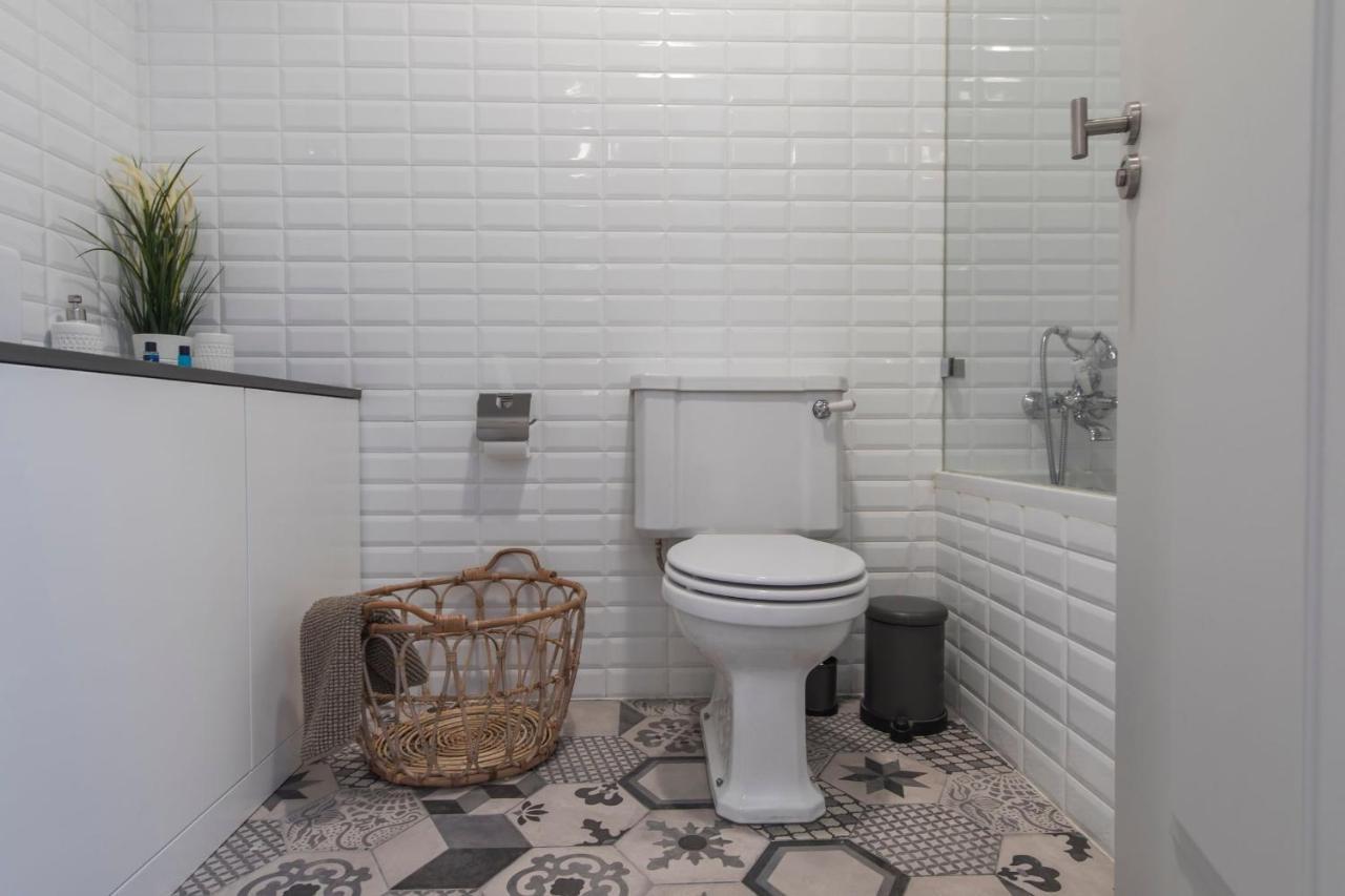 Lovelystay - 3 Bedroom Downtown Wonderwall Lisbon