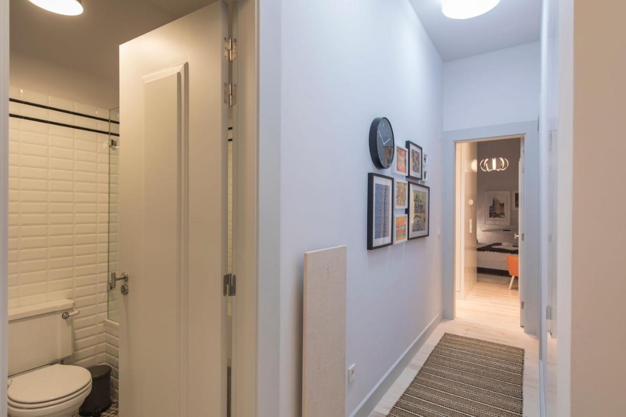Lovelystay - 3 Bedroom Downtown Wonderwall Apartment Lisbon