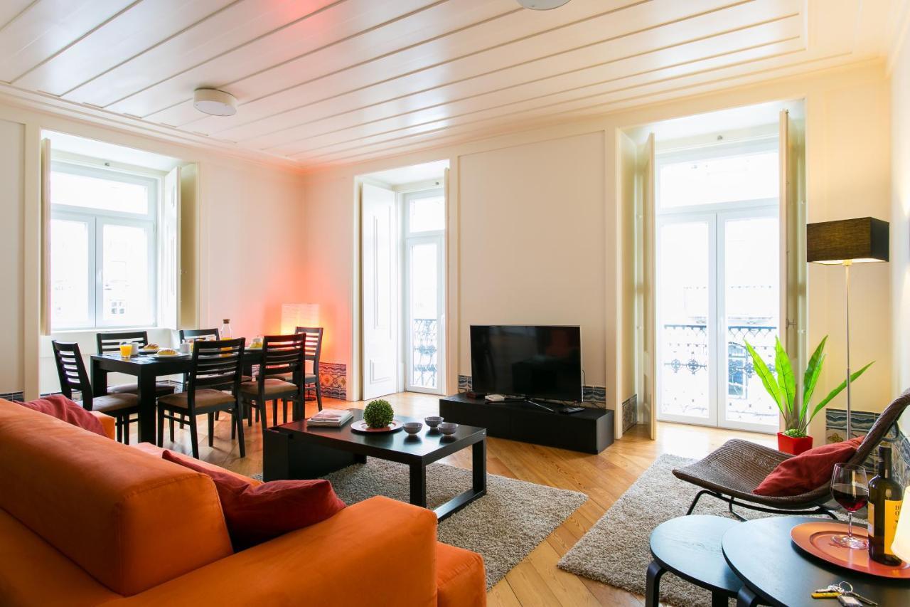 Joivy Elegant 2br With Workspace Nearby Baixa-chiado Subway Lissabon