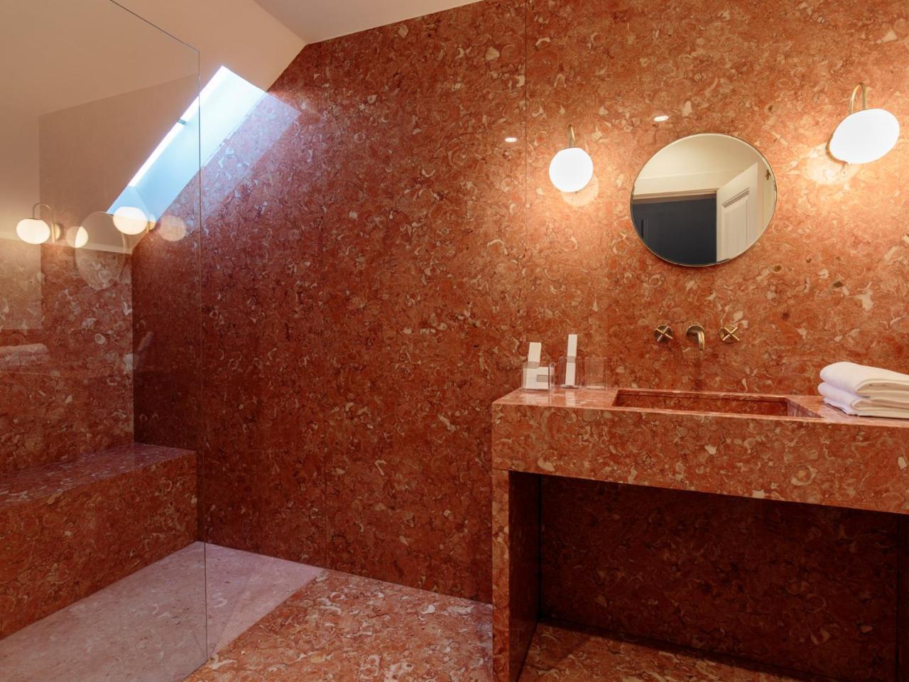 Dear - Valmor Palace Lisboa