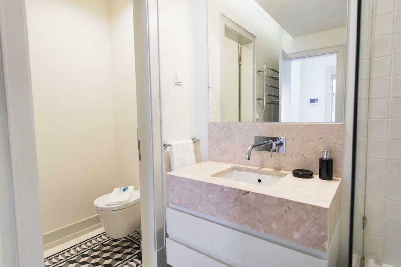 New! Unique 2 Bdr River View Baixa Alfama C Appartement