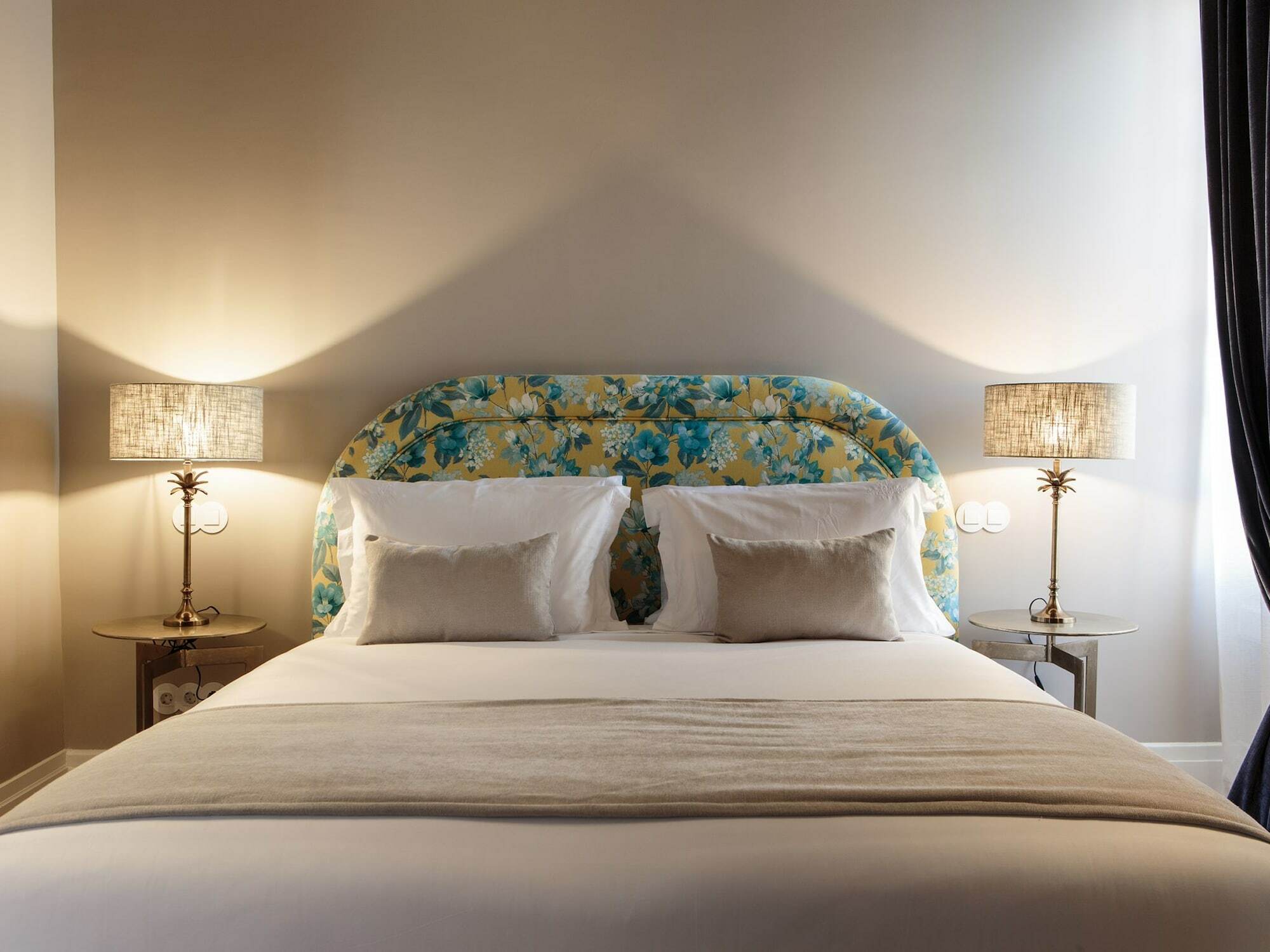 Dear - Valmor Palace