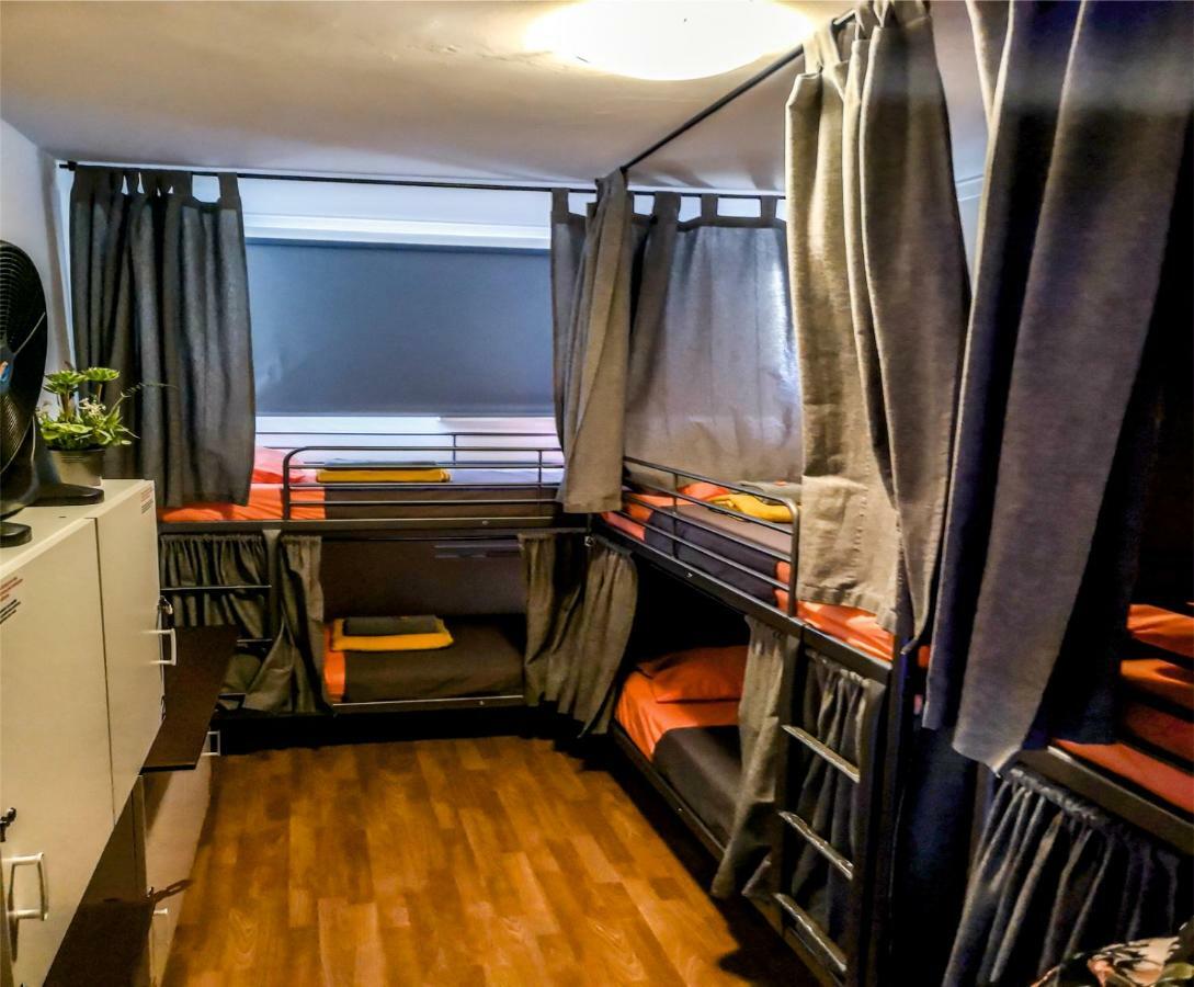 Live Hostel
