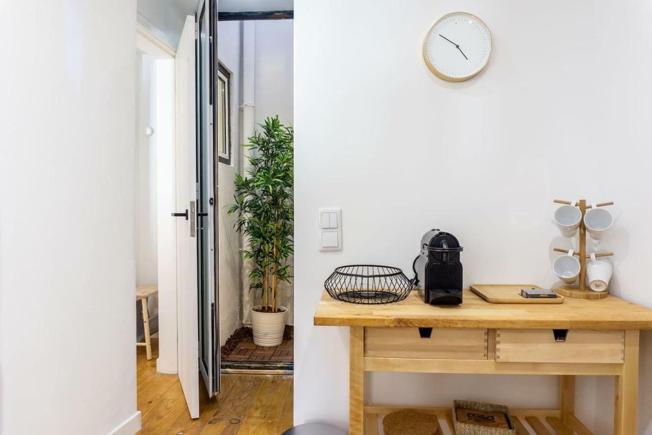 Lovelystay - Traditional Alfama View Appartement *