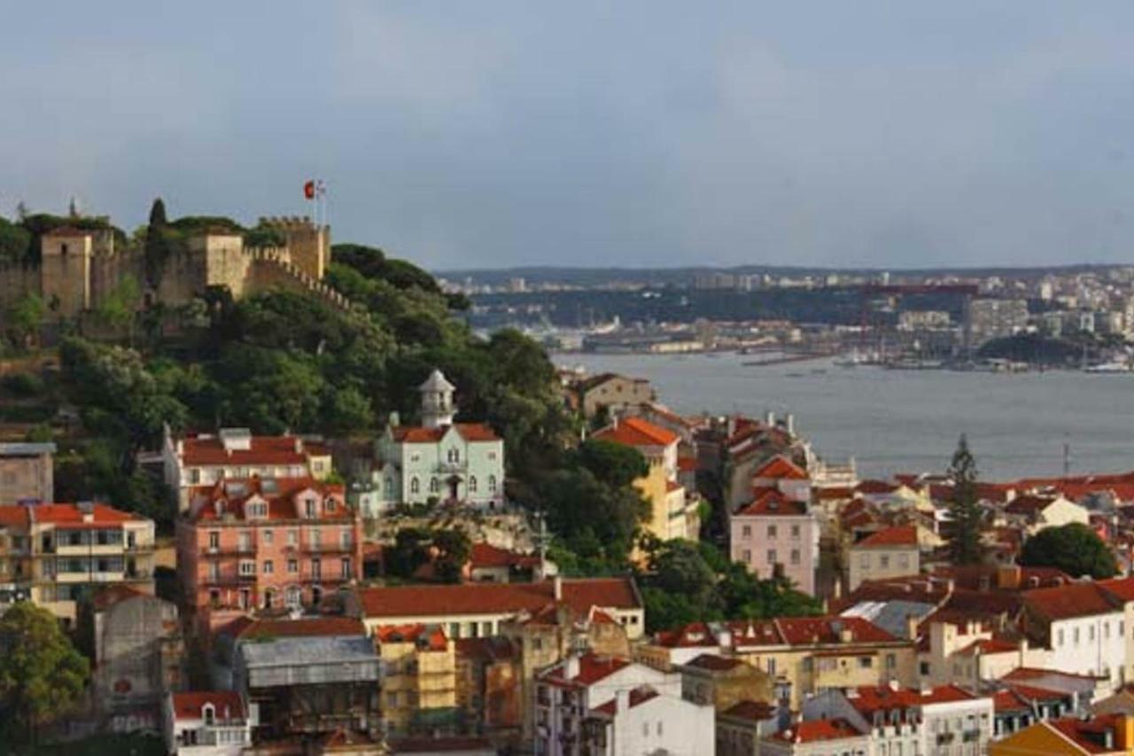 Lovelystay - Traditional Alfama View Appartement *