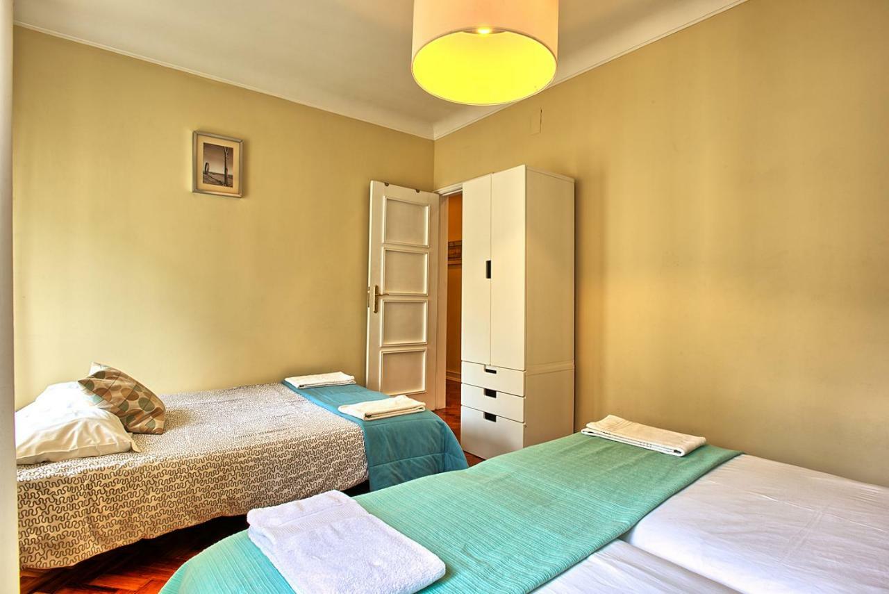 Almirante 3-four Bedrooms Apartamento *