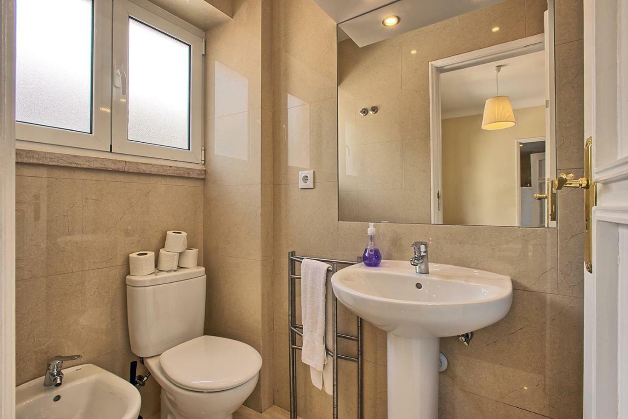 Almirante 3-four Bedrooms Apartamento *