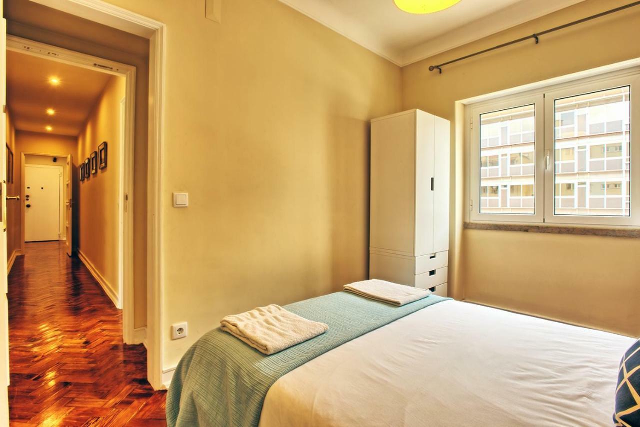 Almirante 3-four Bedrooms Apartamento